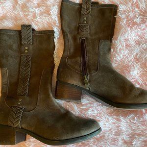 Ugg Brown Suede Short Boots Size 7.5